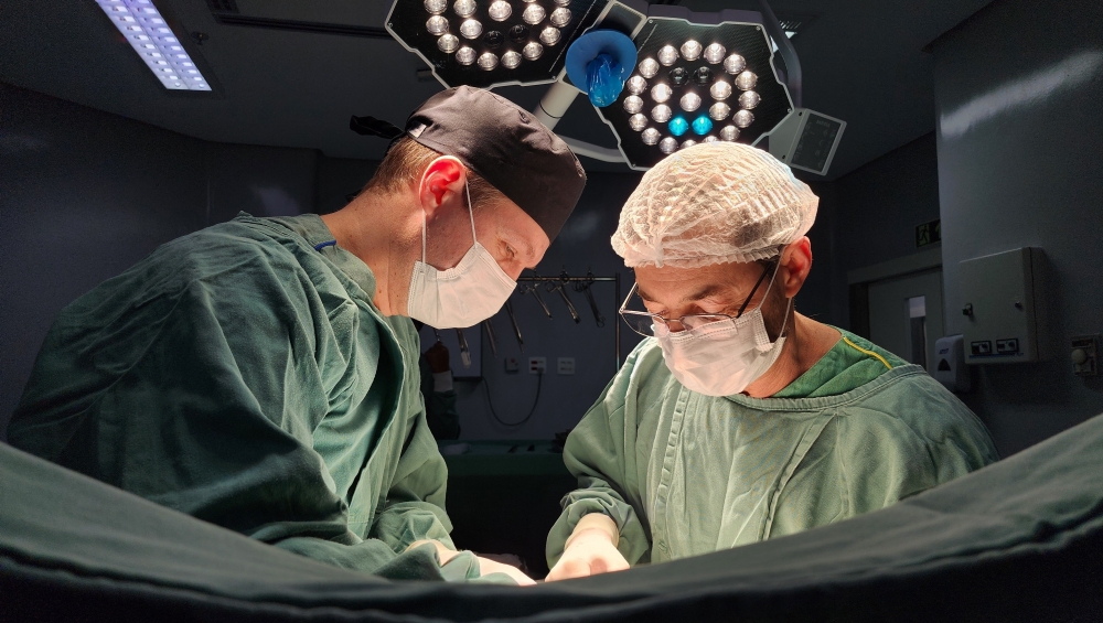 Crian&ccedil;a de 8 anos recebe o mil&eacute;simo transplante renal pedi&aacute;trico