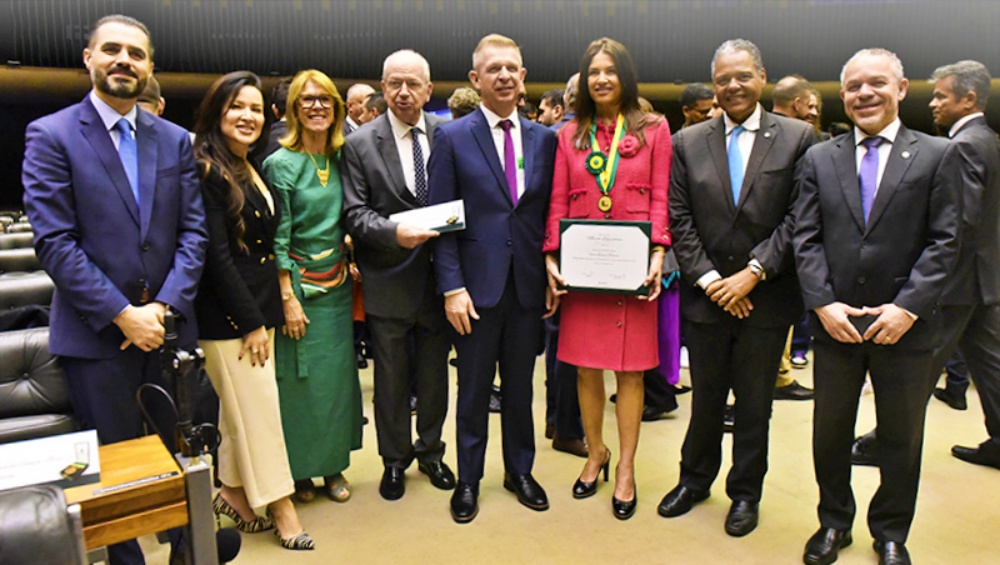 C&acirc;mara homenageia Nora Teixeira por impacto social na sa&uacute;de do Rio Grande do Sul