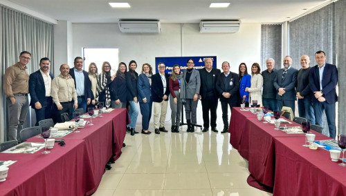 Hospital Dom Jo&atilde;o Becker apresenta projetos de expans&atilde;o &agrave; diretoria da ACIGRA