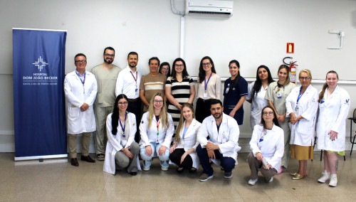 Do AVC ao reencontro: Jair Santos visita equipe do Hospital Dom Jo&atilde;o Becker