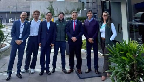 Comitiva chinesa visita Centro de Forma&ccedil;&atilde;o em Cirurgia Rob&oacute;tica